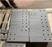 金屬摩擦塊表麵做噴砂處理