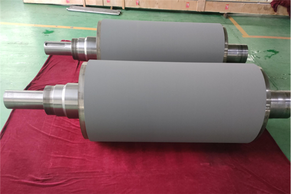 碳化鎢噴塗技術在張力輥表麵強化中的應用.png
